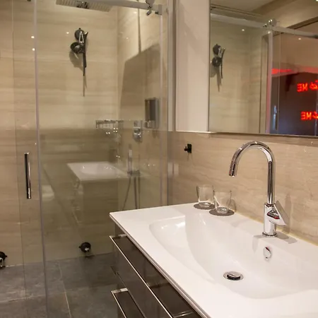 Exkl. Romantisches Sm Black Rose * غيفهورن